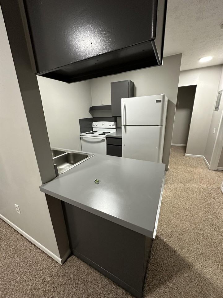 308 Windsor - 6 #6 - Photo 3 of 7