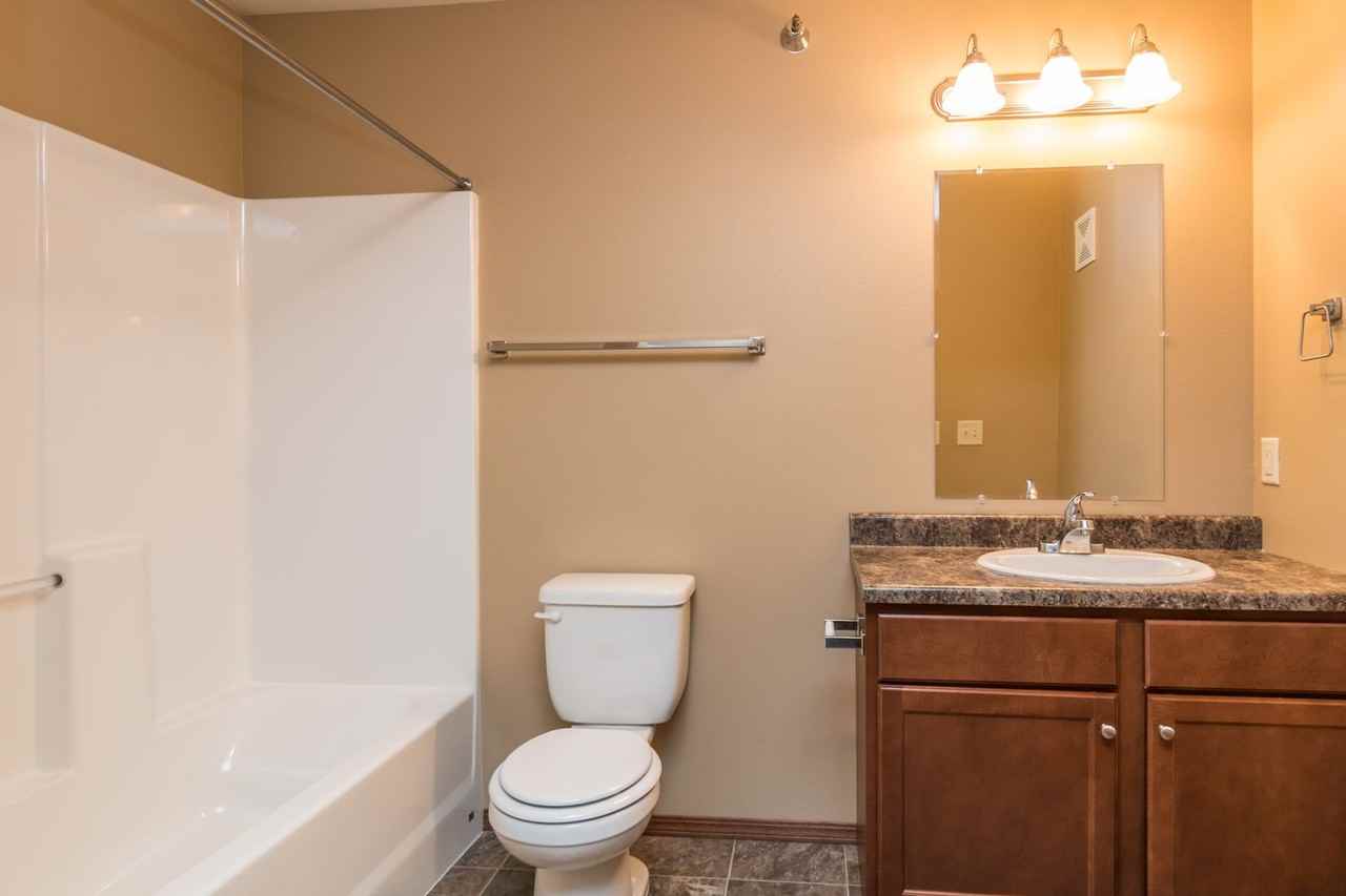 Willow Creek Townhomes and Apartments - Photo 7 of 28