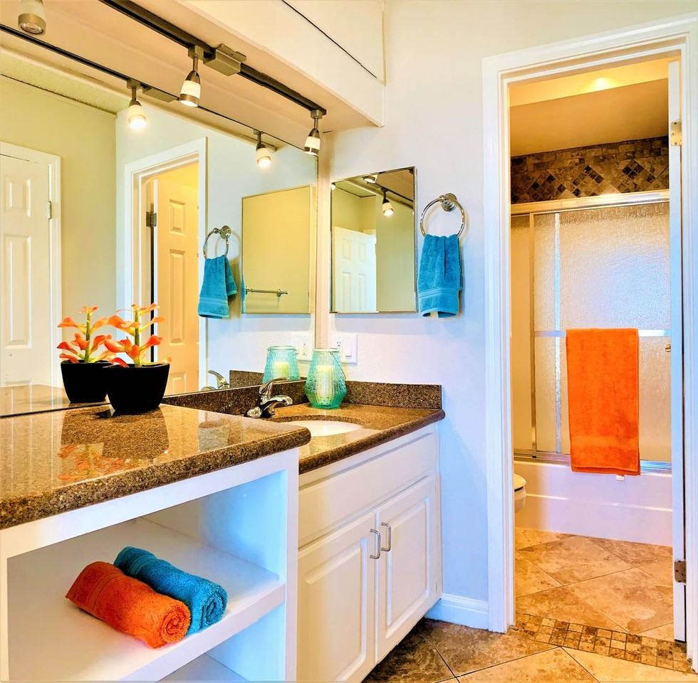 211 Crystal Cove Apts LLC - Photo 4 of 14