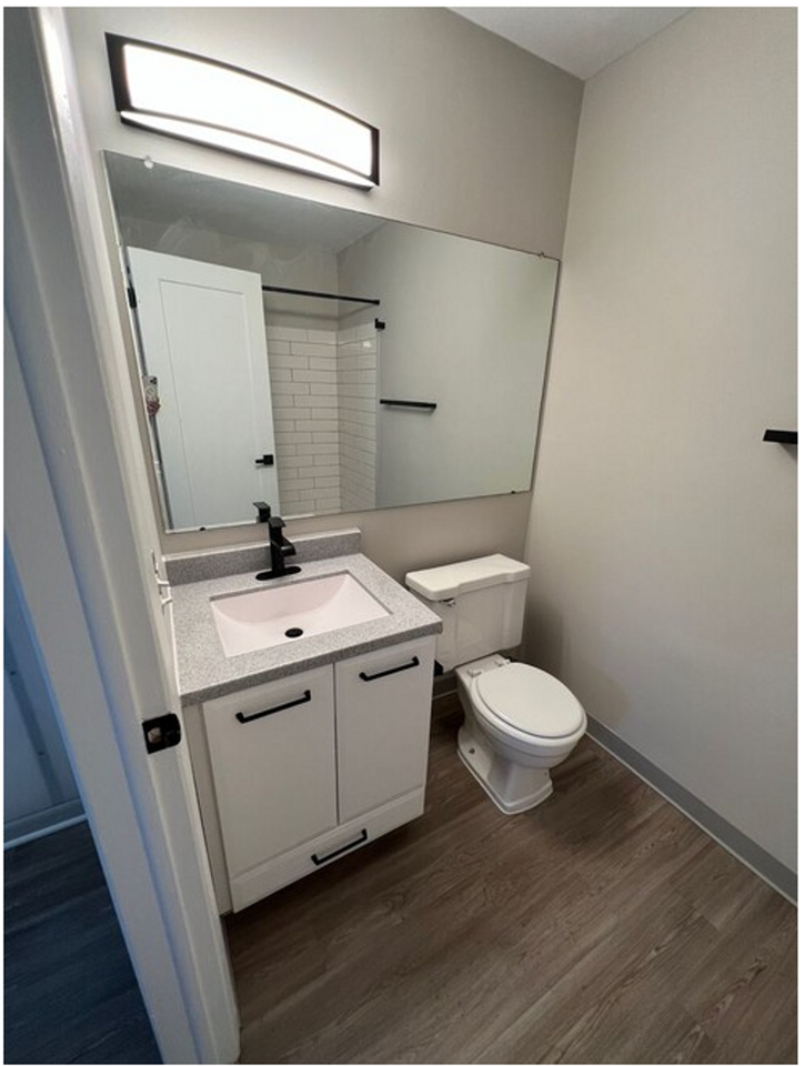 612 S Center St - Photo 3 of 11