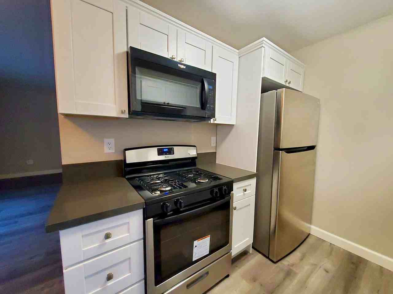 215 H Street - Photo 5 of 22