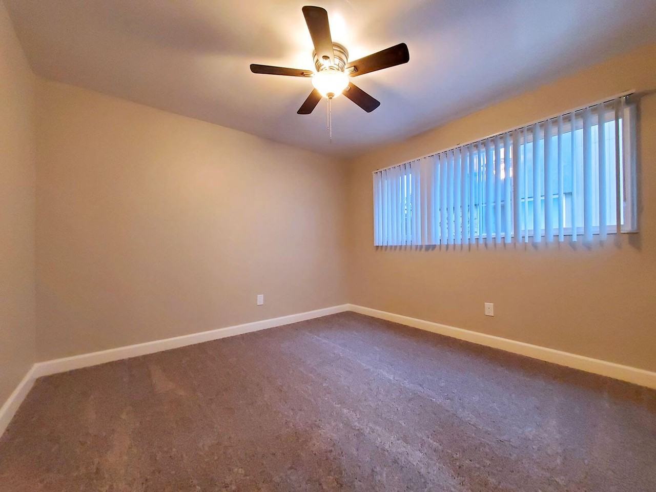 215 H Street - Photo 7 of 22