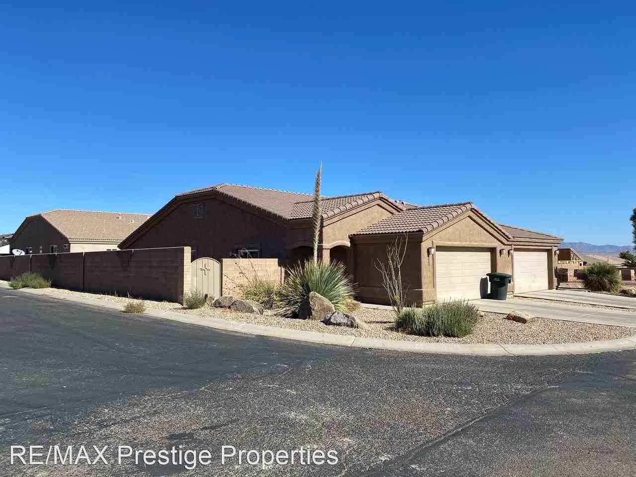 685 Vista Grande Dr - Photo 2 of 17