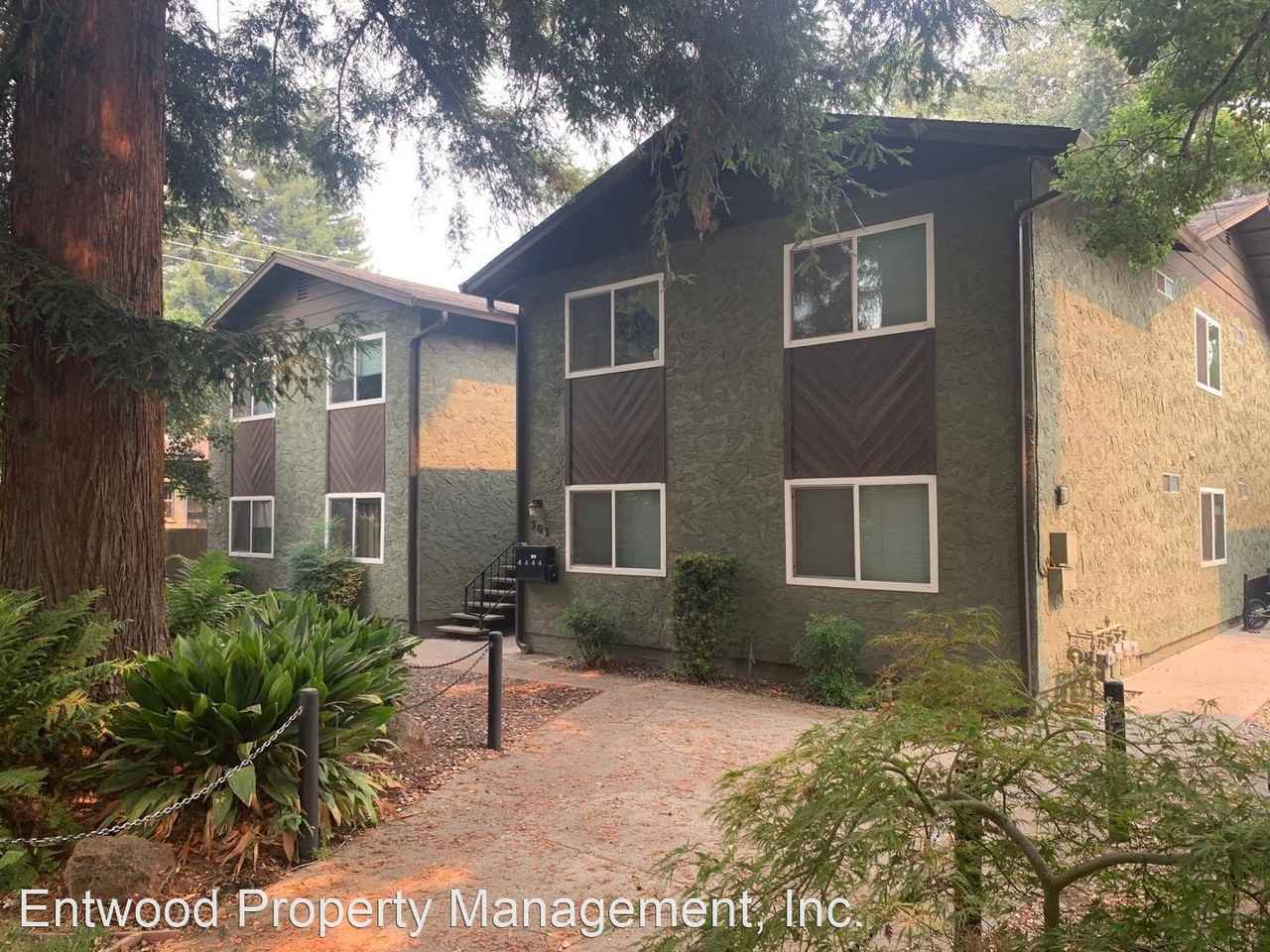 303 Hickory St - Photo 2 of 3