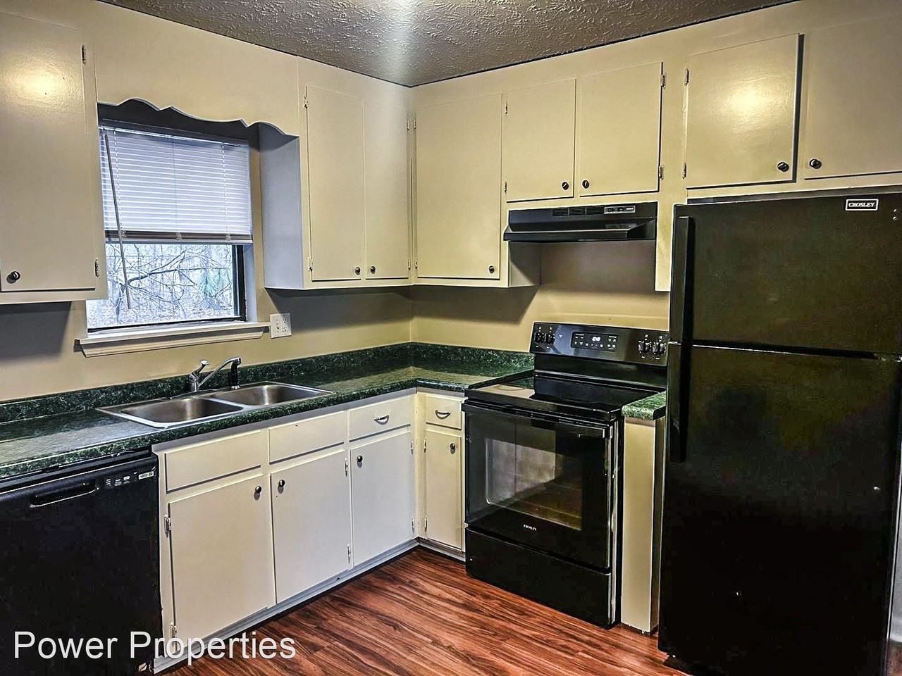 Wellington Dr - Photo 3 of 19