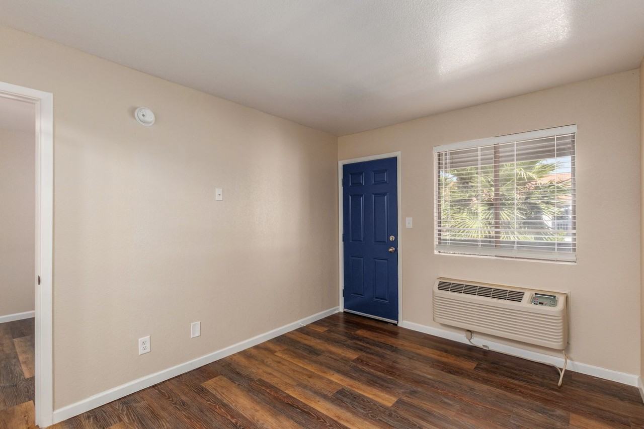 1410 S Country Club Dr. - Photo 5 of 44