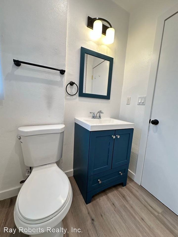 5847- 5851 1/2 Via Corona Street - Photo 3 of 10