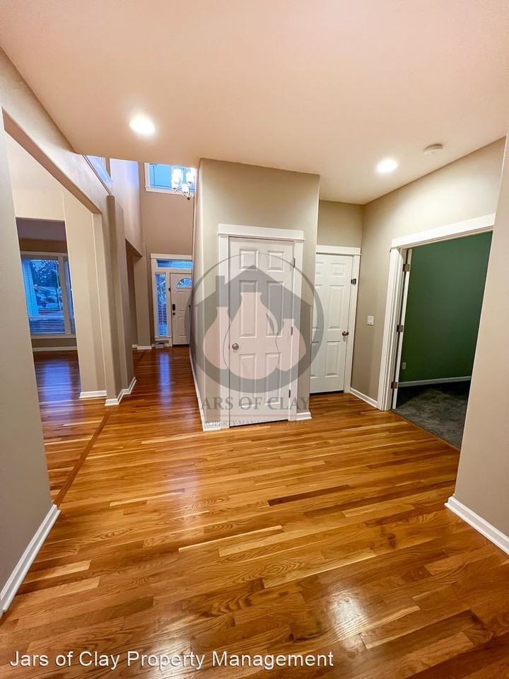 7997 Mykala St Ne - Photo 3 of 44