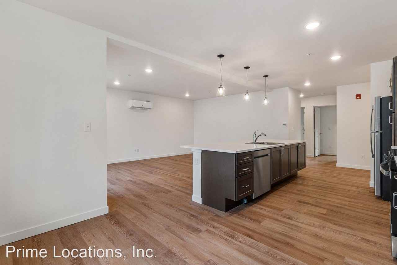 Brand new Construction - 2bed/2 bath - Photo 3 of 16