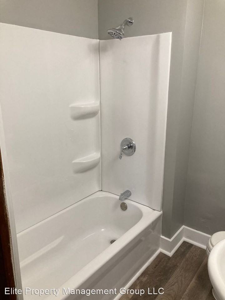222 19th Ave N - Photo 3 of 11