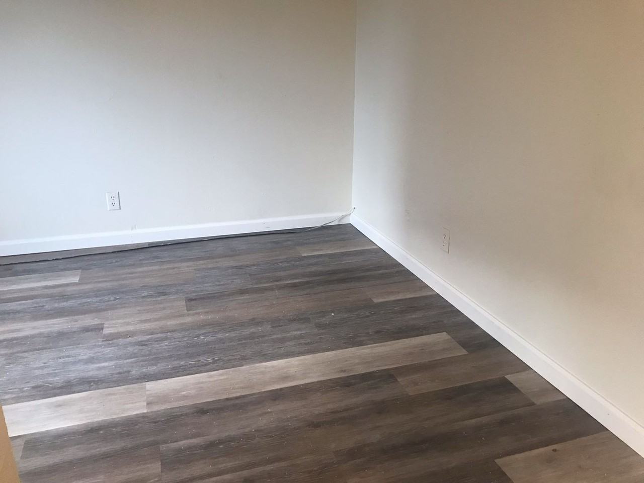 0930 - Nord Ave Apartments - Photo 7 of 9