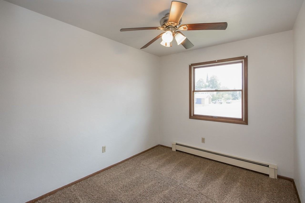 204 208 Main St - Photo 6 of 13