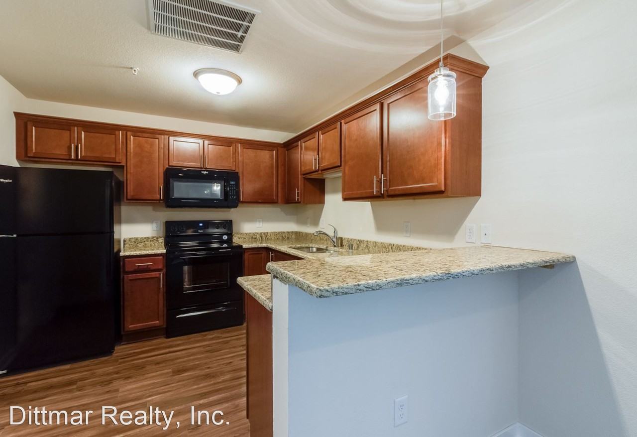 710,720 Cedar Bluffs Way - Photo 3 of 3