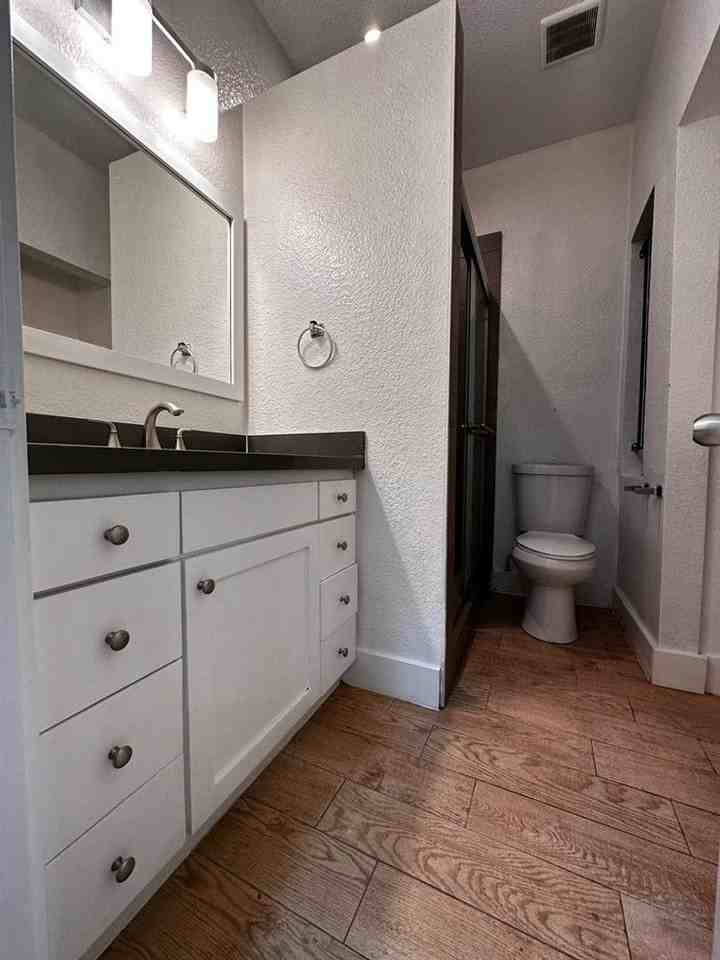 Commercial Suites - Photo 3 of 12