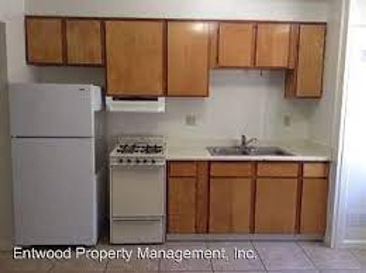 0755 - 636 Cherry St. - Photo 2 of 3