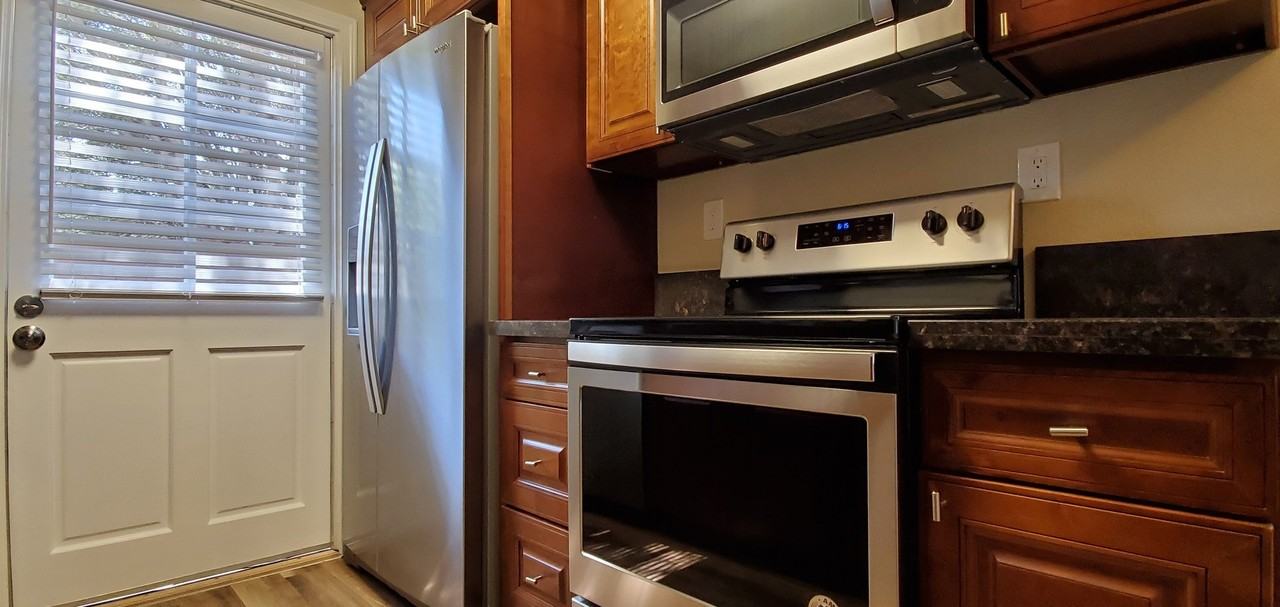 340 5th Ave - Photo 2 of 21