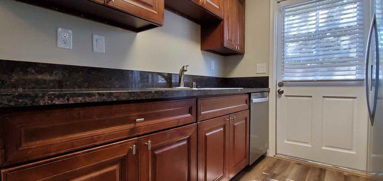 340 5th Ave - Photo 3 of 21