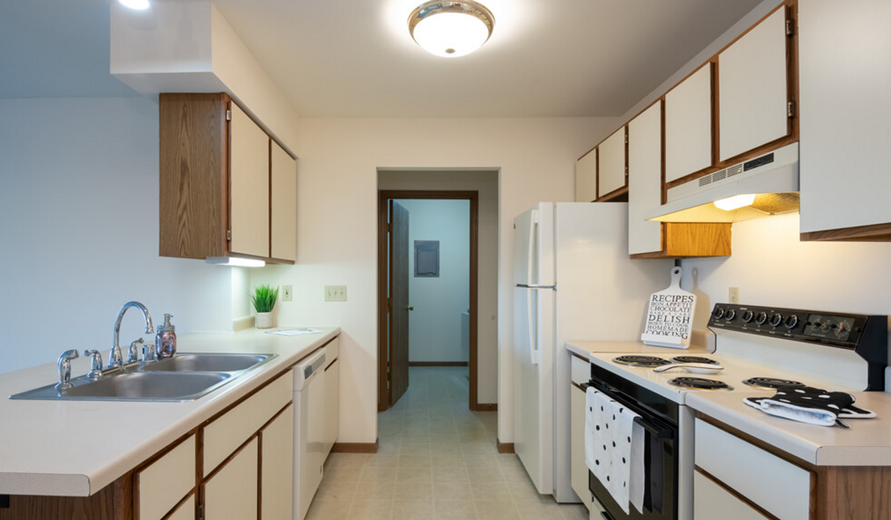 Shady Lane Apartments - Photo 3 of 11