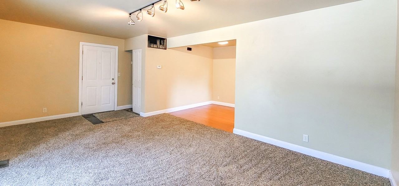 JAG Farmington North Apartments - Photo 3 of 22