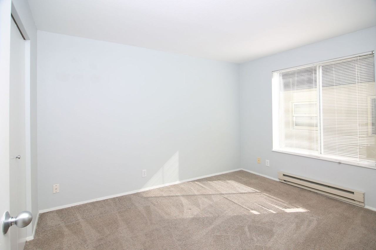 1726 Belmont Ave - Photo 7 of 9