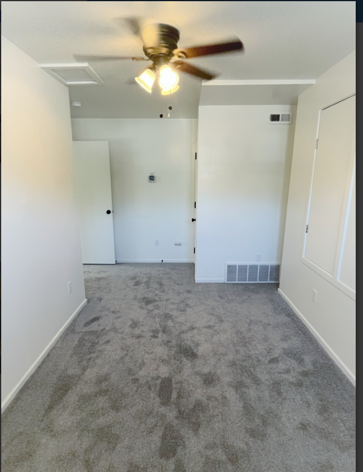 The Madrid - Photo 5 of 23