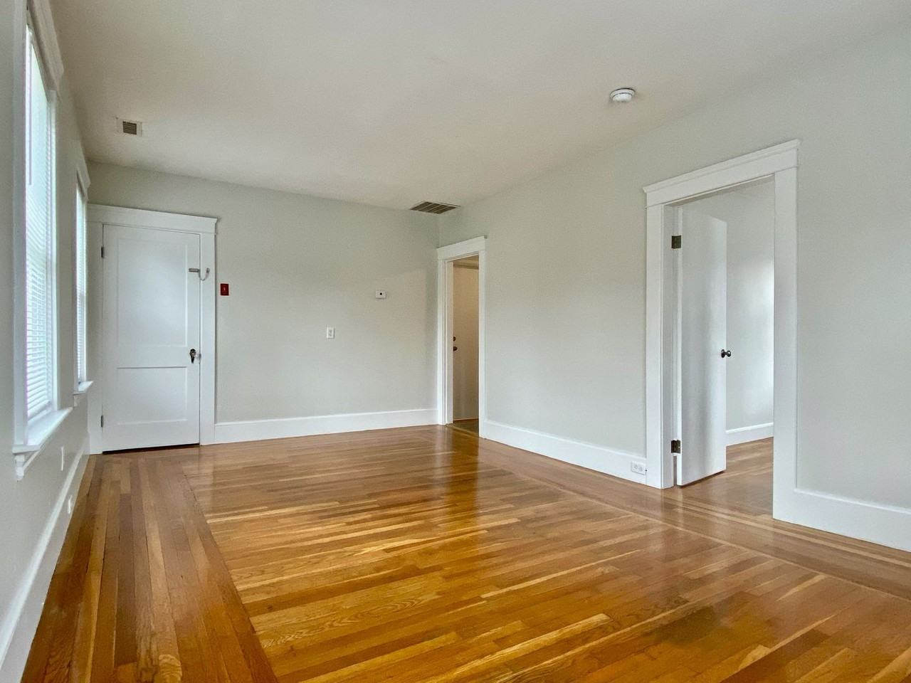 Oaklawn Ave - Photo 2 of 15