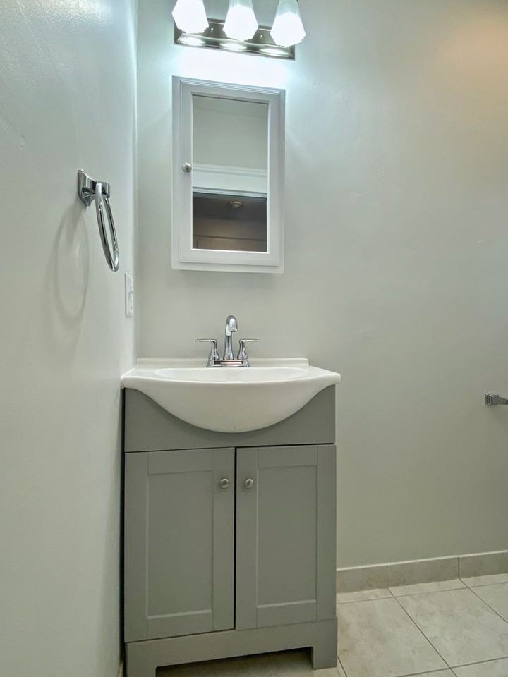 Oaklawn Ave - Photo 7 of 15