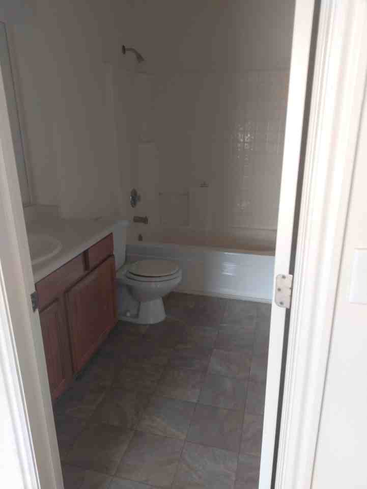 Male -Student  Housing Available - Photo 3 of 8