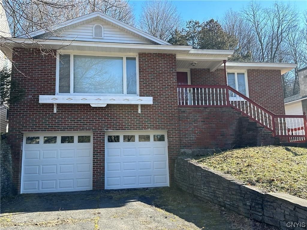 605 Crawford Ave, Syracuse, NY 13224 4 Bedroom Apartment for 3,000