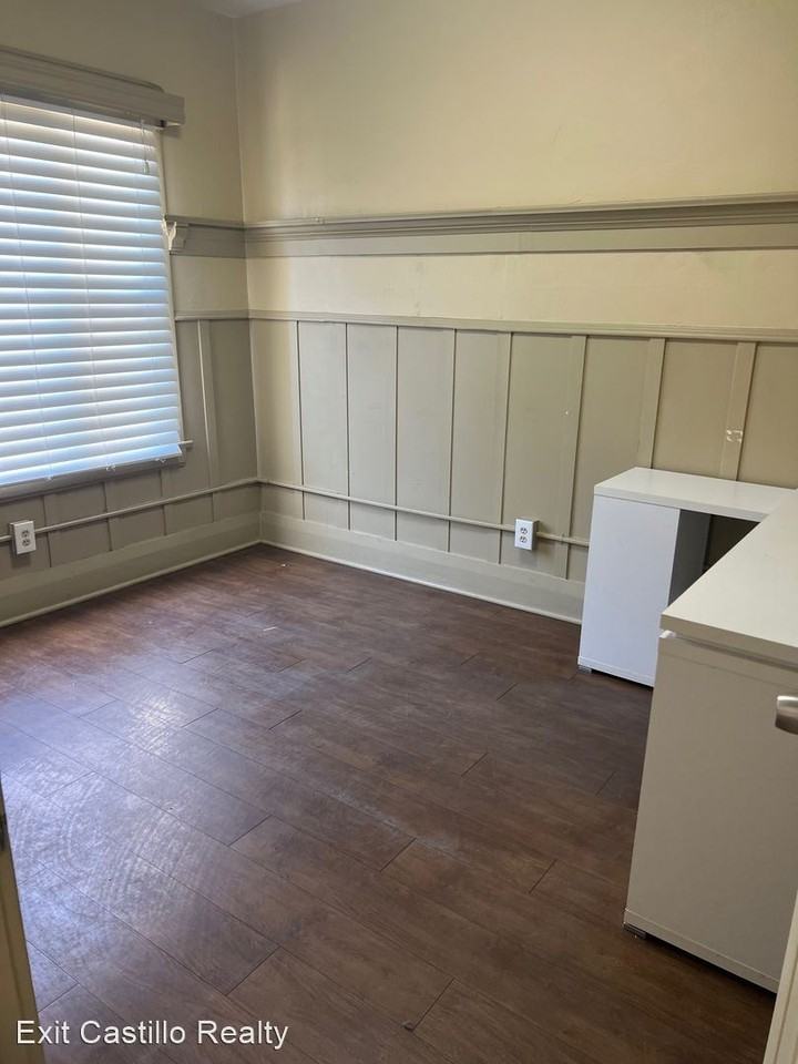 118 S A St - Photo 3 of 9