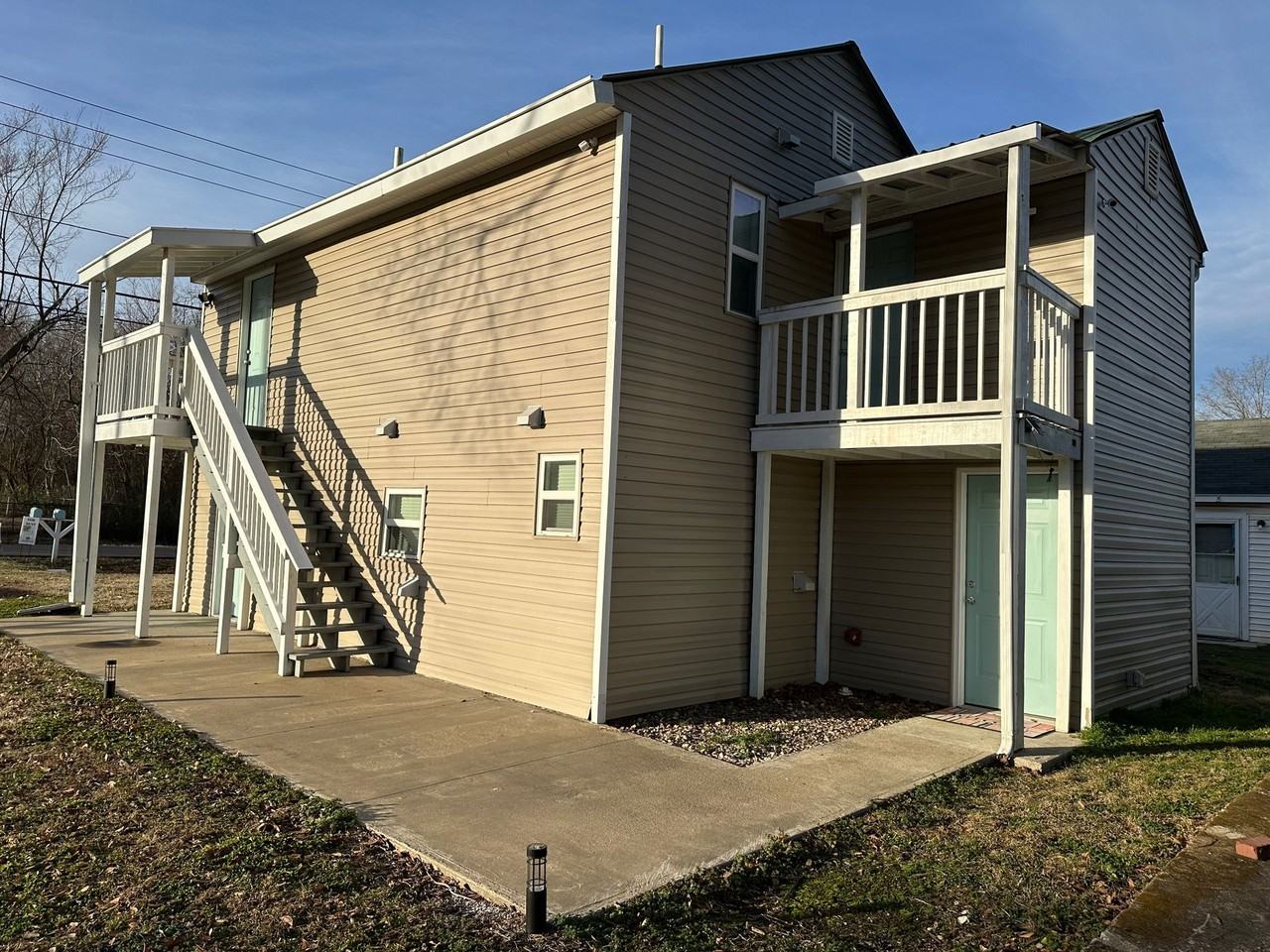 709 E 6th St - Photo 2 of 2