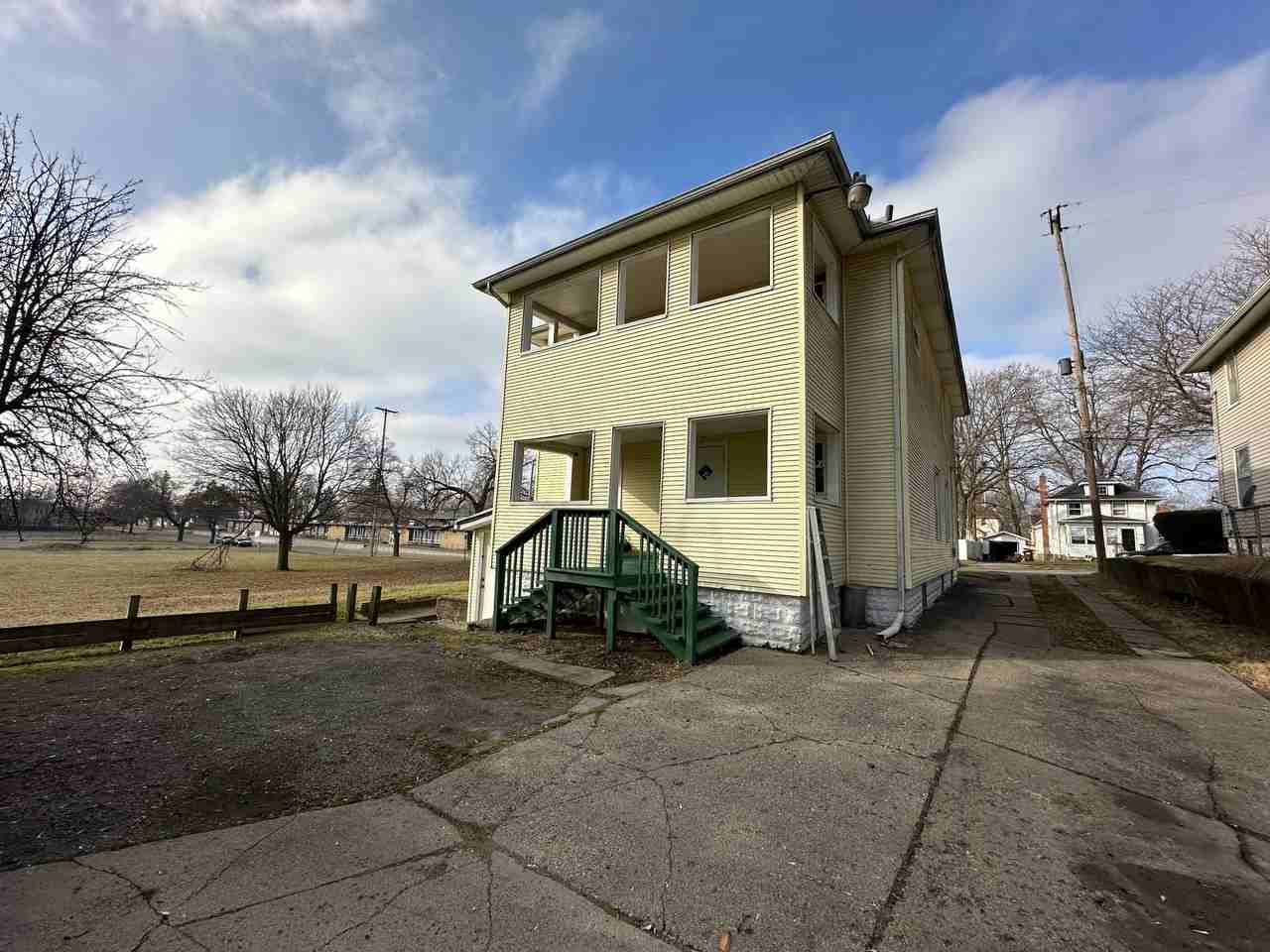 Tomlinson St 723 - Photo 3 of 5