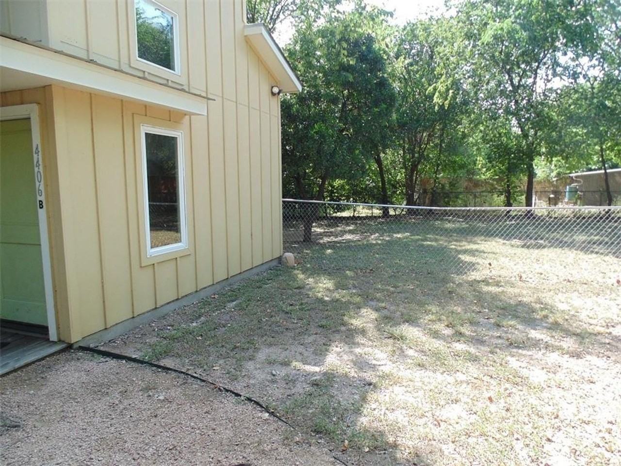 4406 Bennett Ave - Photo 4 of 32