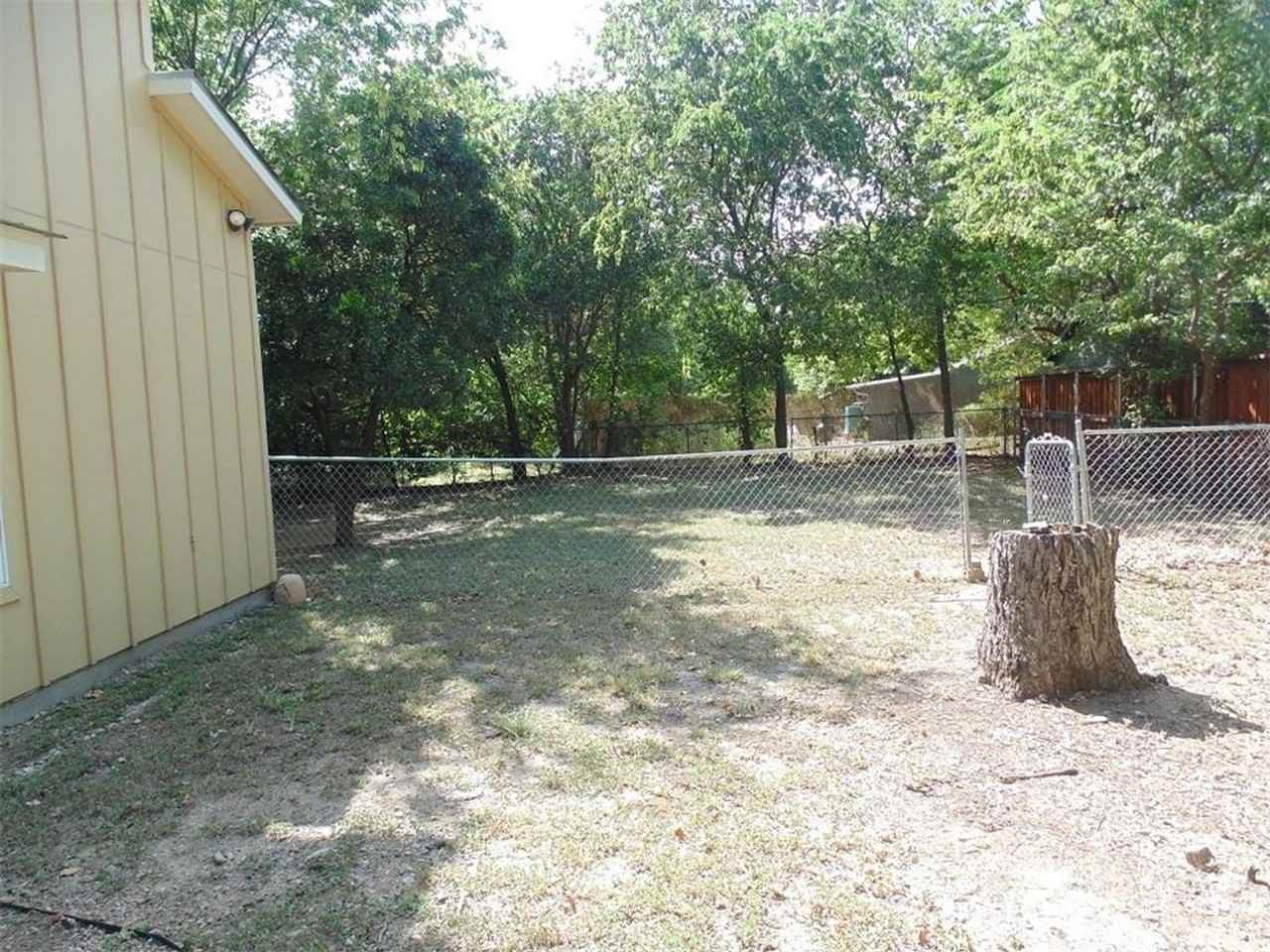 4406 Bennett Ave - Photo 5 of 32