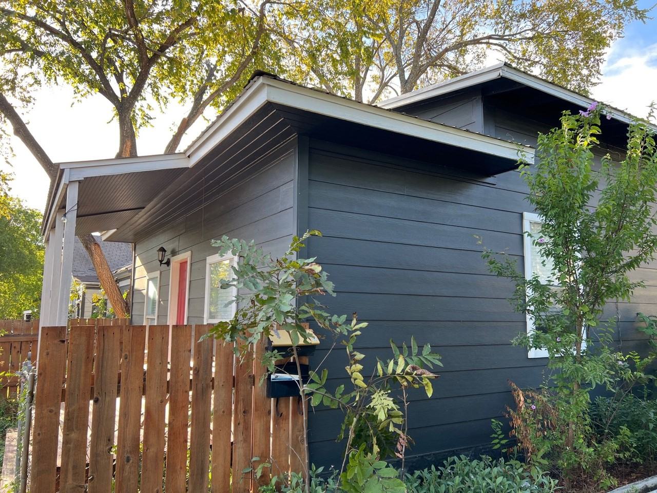 611 Nelray Boulevard - Photo 3 of 36