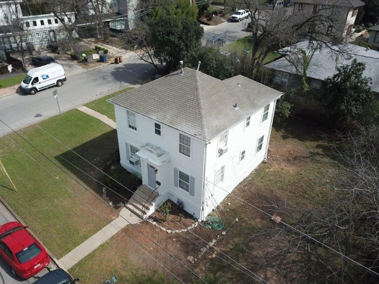 401 E 33rd St - Photo 3 of 24