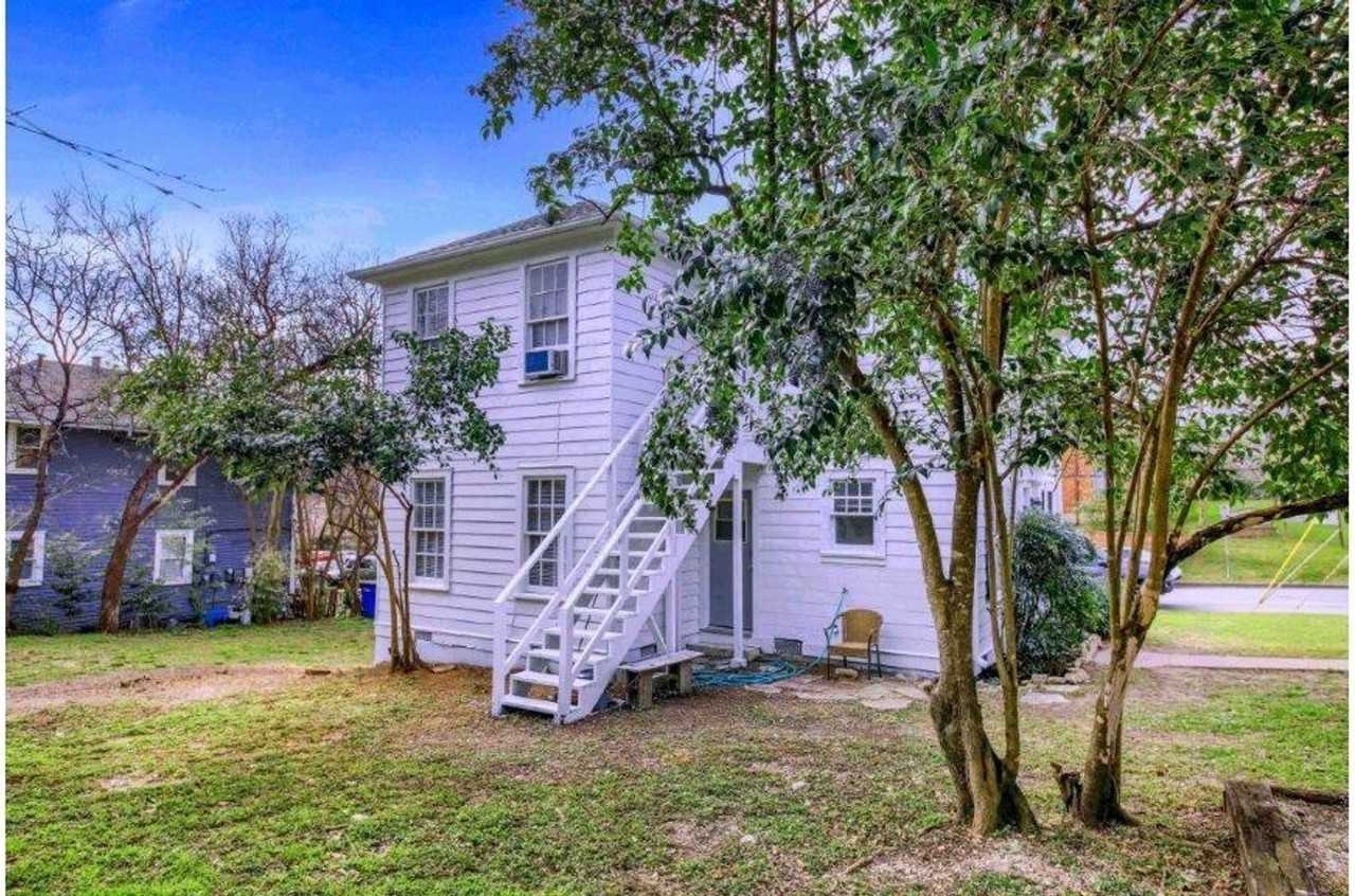 401 E 33rd St - Photo 4 of 24