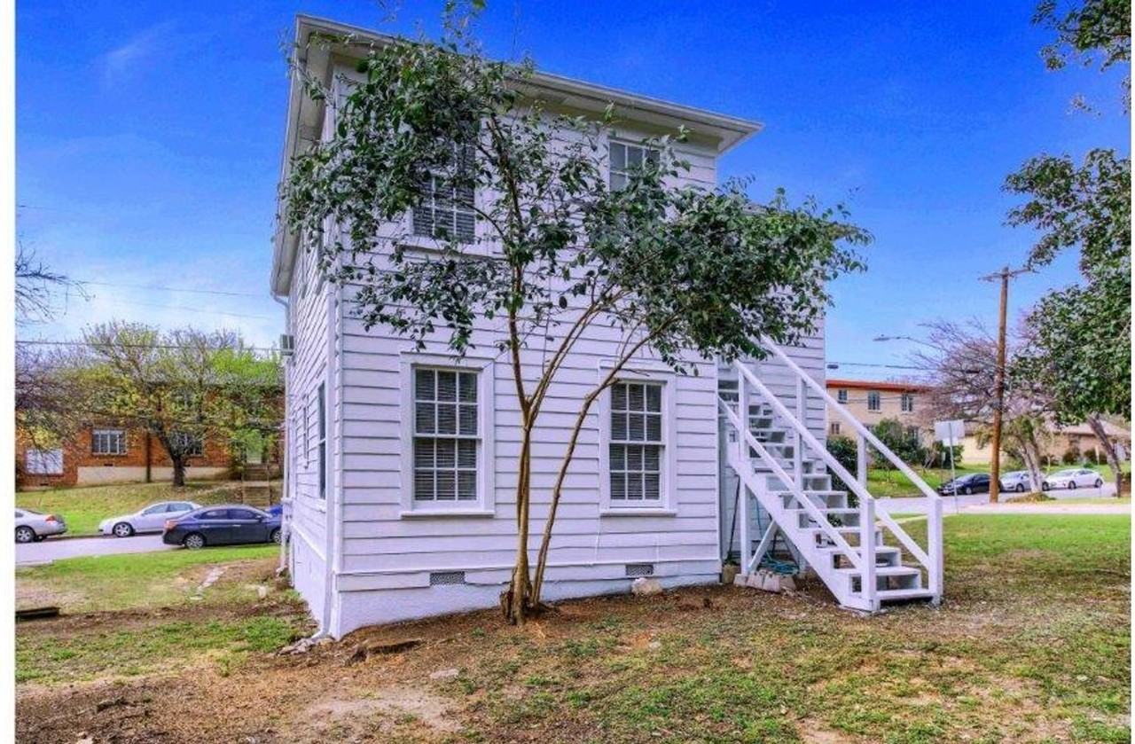 401 E 33rd St - Photo 5 of 24