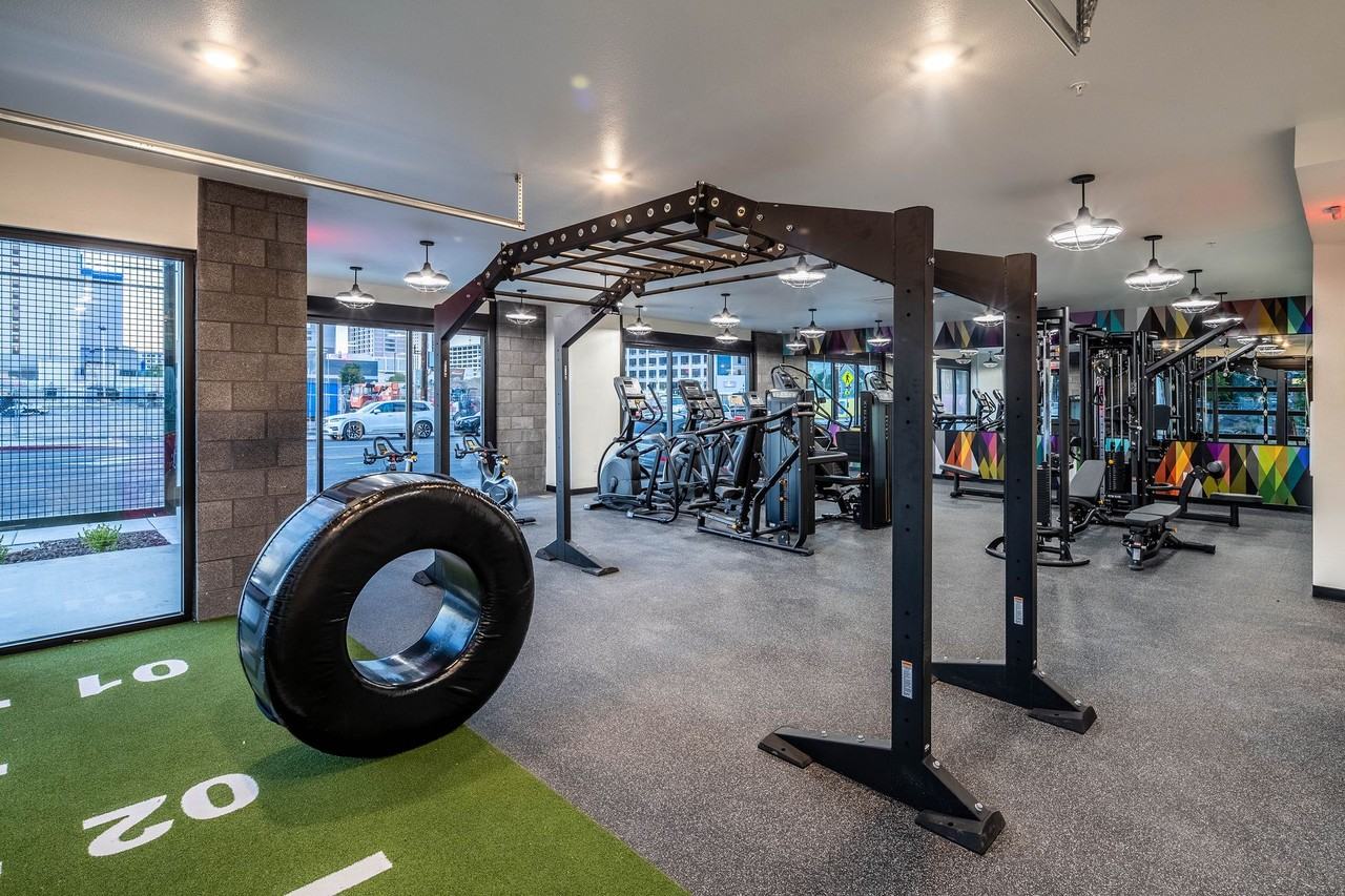 Luxury Apartments in the Riverwalk District - Photo 7 of 9