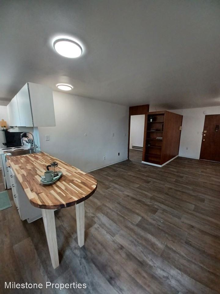 1425 5th Ave N - Photo 3 of 20