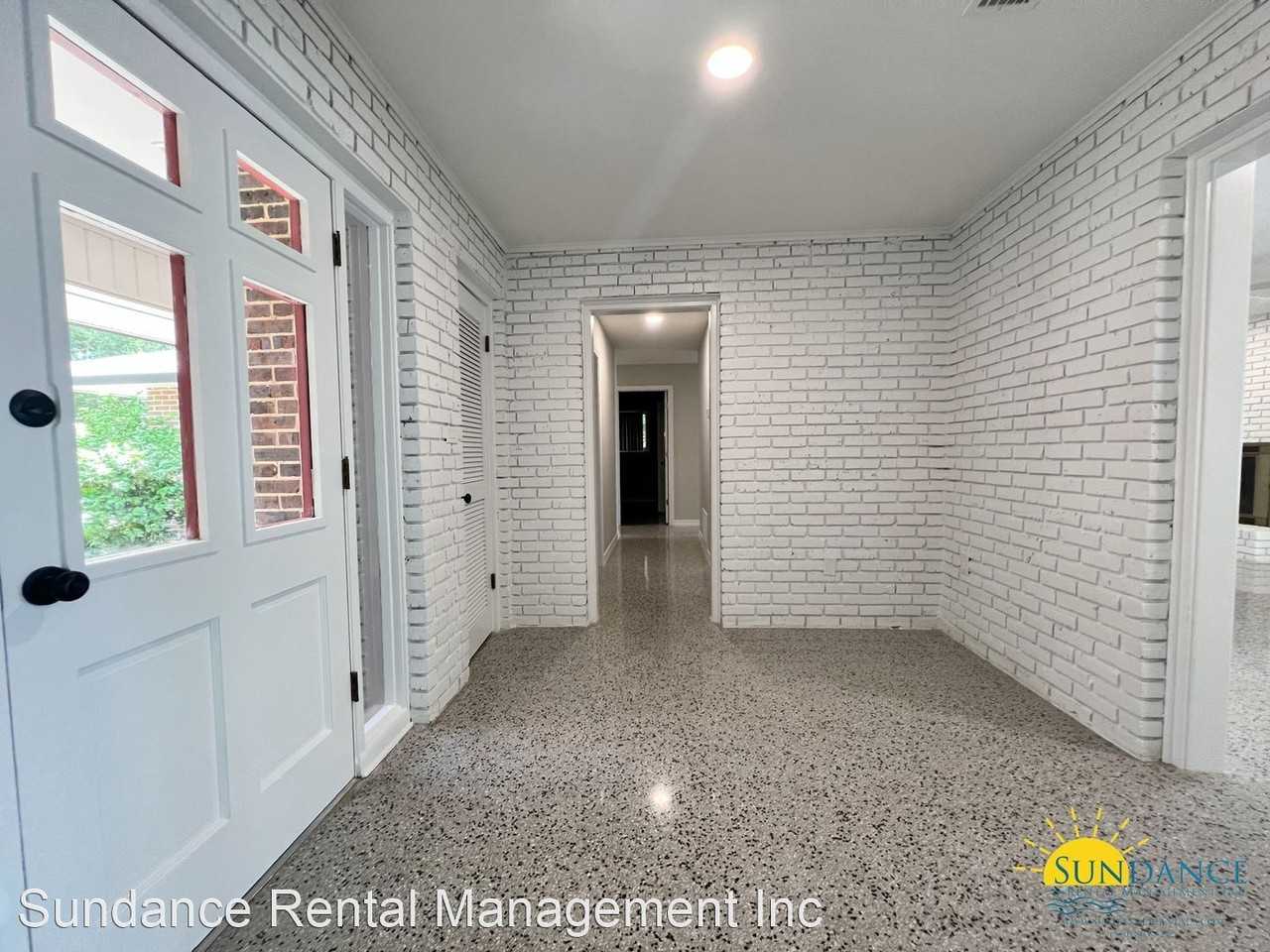 618 Pelican Dr - Photo 2 of 32