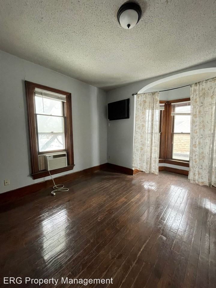 205 W 10th Ave - Photo 2 of 10