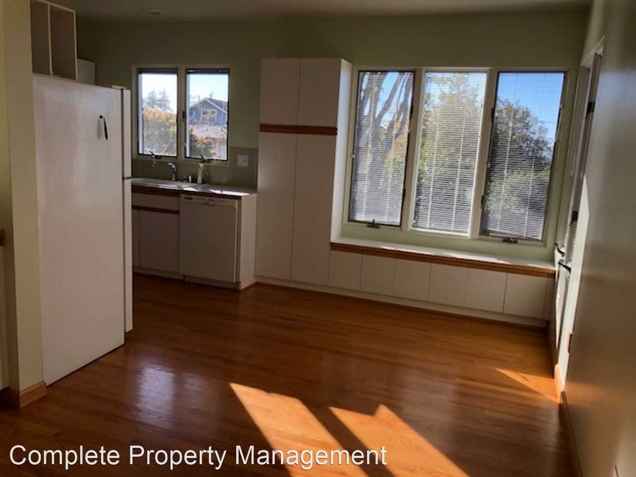 933 Spring St - Photo 3 of 12