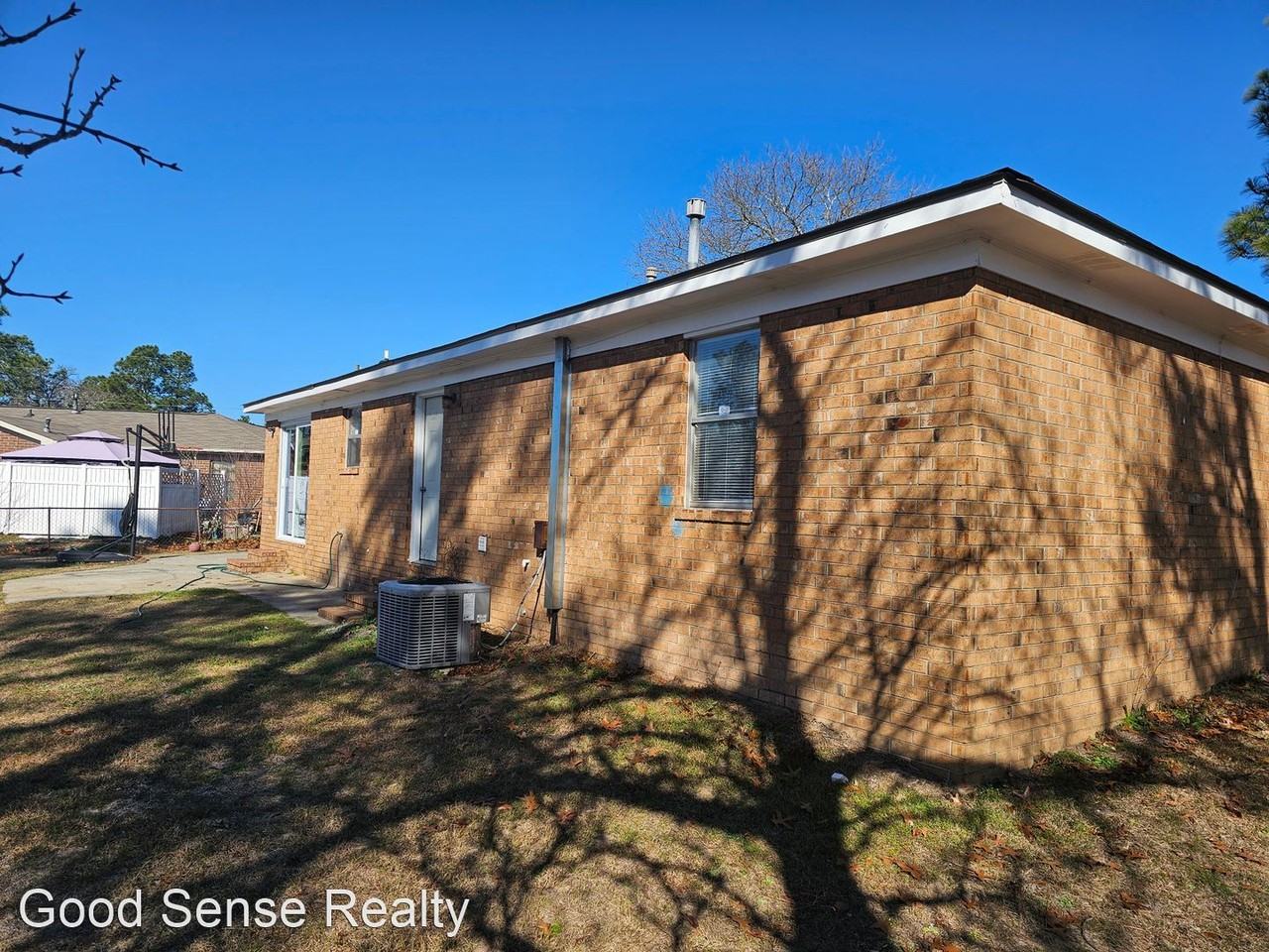 2404 Argentina Dr - Photo 3 of 21