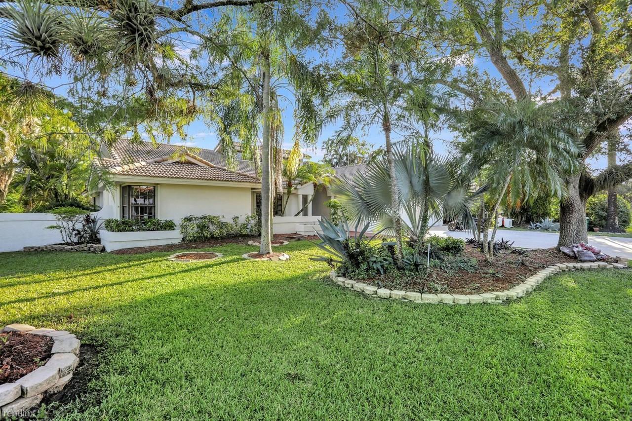 9248 Nw 14th Ct - Photo 3 of 37