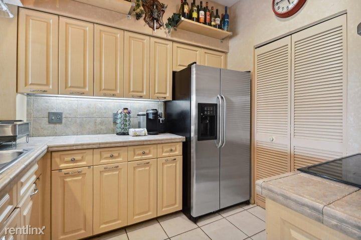 19213 Sabal Lake Dr - Photo 3 of 14