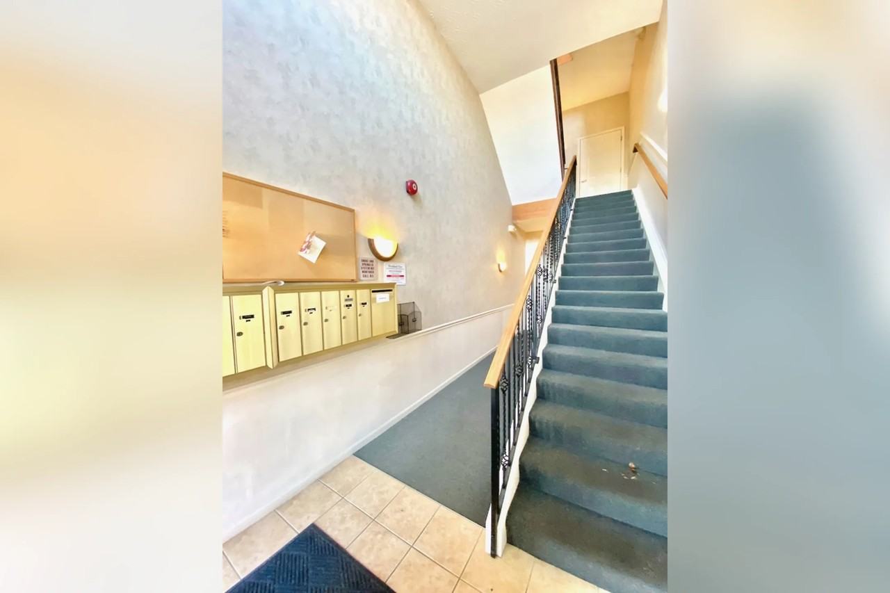 5485 Michelles Oak Ct - Photo 2 of 10