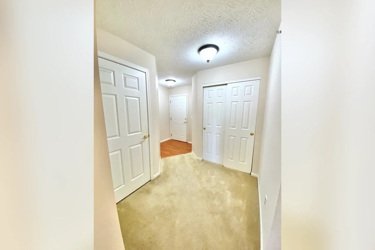 5485 Michelles Oak Ct - Photo 3 of 10