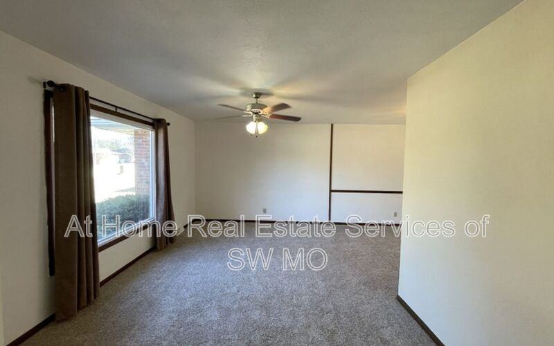 1316 E Lakewood St - Photo 2 of 13