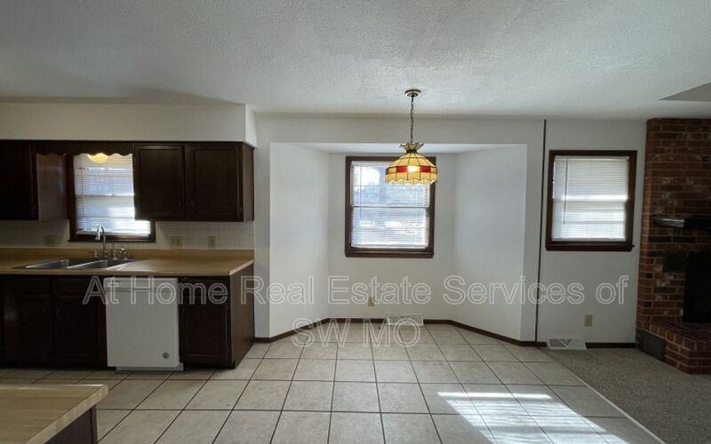 1316 E Lakewood St - Photo 4 of 13